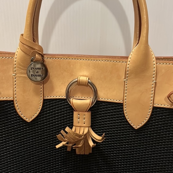 Dooney & Bourke Shoulder Bag/ Large Tote Bag Tan Leather and Black Mash - Picture 3 of 17